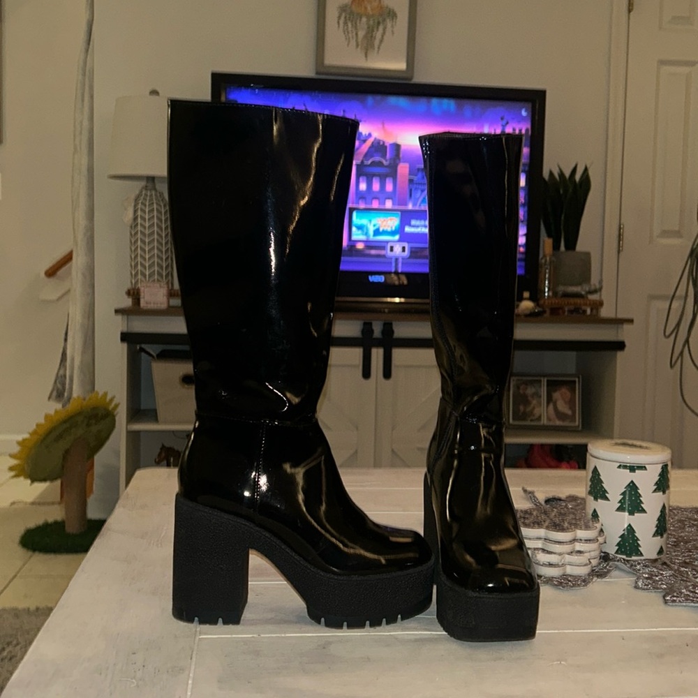 Black Boots